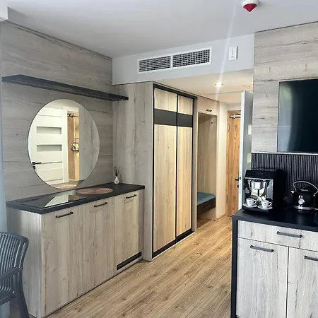 Lux Kasprowicza Z Basenem Silownia